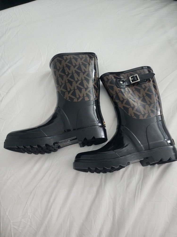 Rain Boots (Michael Kors) for Sale in Hartford, CT - OfferUp