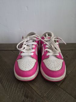 Kids hot pink nikes