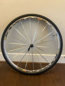 ksyrium mavic 700c road bike wheel needs a true