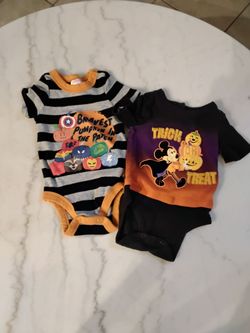 Halloween onesie's, Used