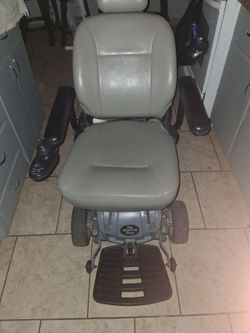 Electric  Wheel chair 800 OBO