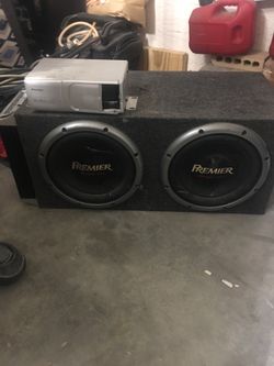 12in pioneer sub woofers with box and a mono amplifier