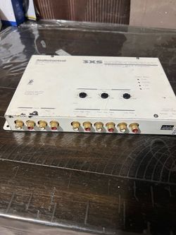 Audio control crossover