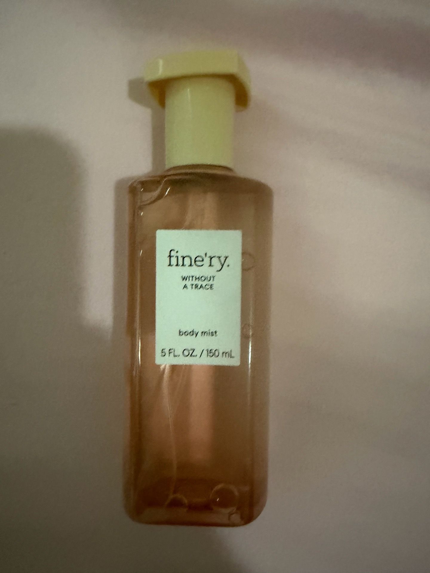 Finery without a trace body mist