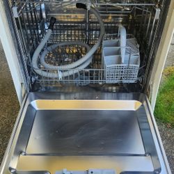 Working Dishwasher