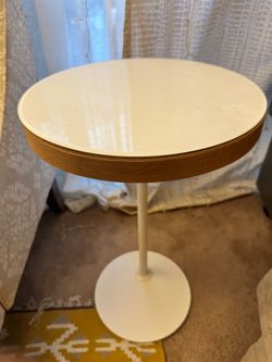 Side table with secret shallow space