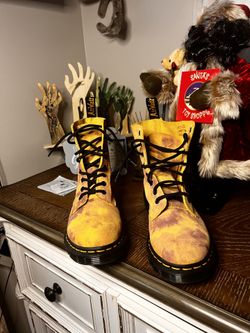 Dr Martens 1460 Paschal Boots