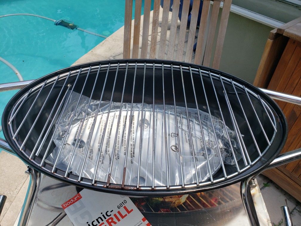 Bodum Tabletop Picnic Barbacue Grill for Sale in Pompano Beach, FL
