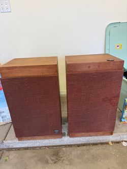 Cerwin Vega  Vintage speaker pair r24