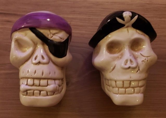 Skull Pirate Salt & Pepper Shakers