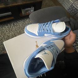 Jordan 1 UNC