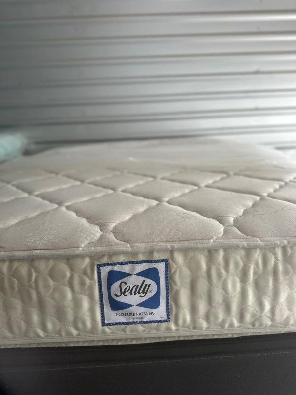Queen Size Mattress And Box Spring