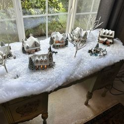 Thomas Kinkade Hawthorne Village Christmas Holiday Collection
