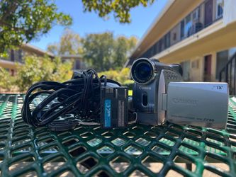 Canon ZR80 MiniDV Camcorder 18x Optical Zoom Digital Video