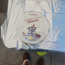 Chocolate And Chesse Fondue
