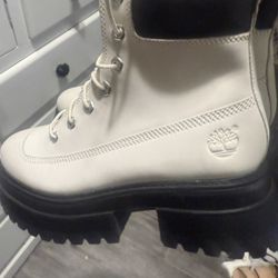 Size 10 Timberland Boots 