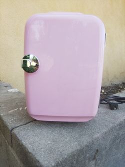 Crownful Mini Fridge $5