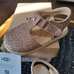 Lil Girls Size 7 Uggs