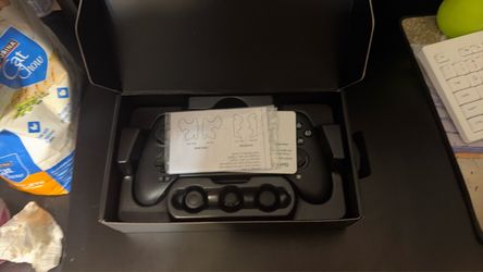 Raptor 8 gaming controller