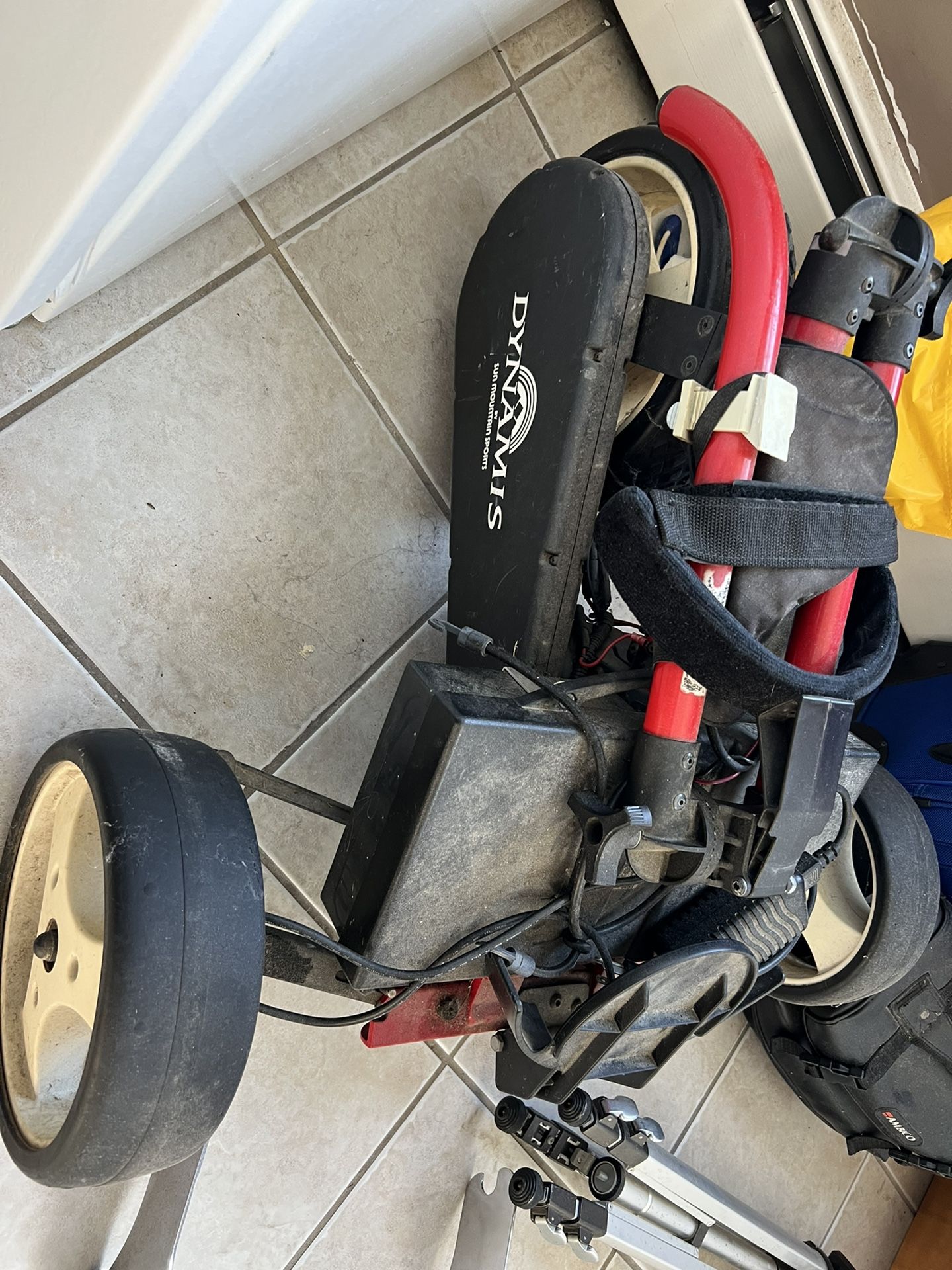 Golf Caddy With Remote
