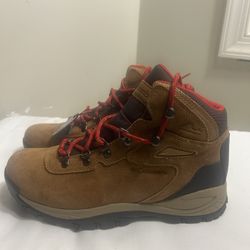 Columbia Sportswear Leather Hiking Boots Women's Size ~8.5 New Without Box 