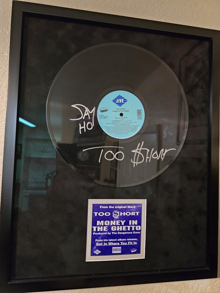 TOO SHORT AUTOGRAPHED ORIGINAL MONEY IN THE GHETTO SINGLE MINT AND AUTHENTIC WITH ULTRA RARE SAY HO INSCRIPTION.