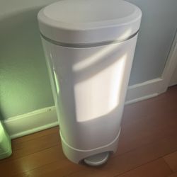 Munchkin STEP Diaper Pail