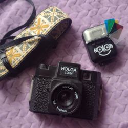 Holga 120N lomography set with camera, flash, film, strap