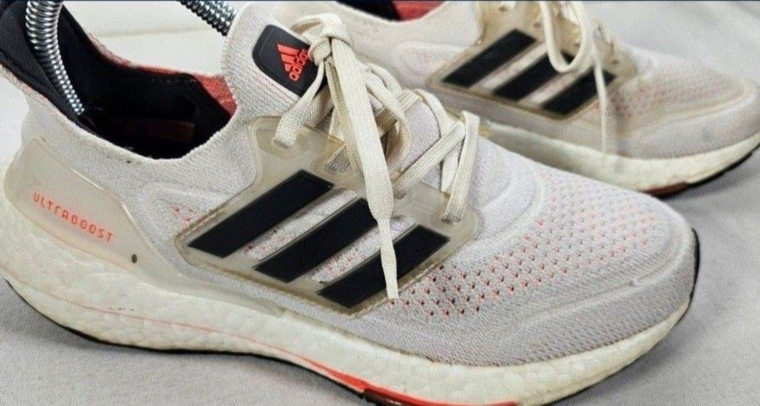 Adidas Ultraboost 21 J Running Shoe White. Size Black Youth 4.5 Women 6