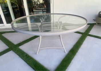 MidCentury Patio Round Aluminum Patio Dining Table