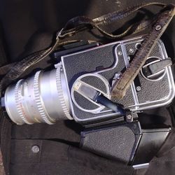 Hasselblad 500 C Medium Format Film Camera + Zeiss Planar  T* 100MM 3.5 Lens