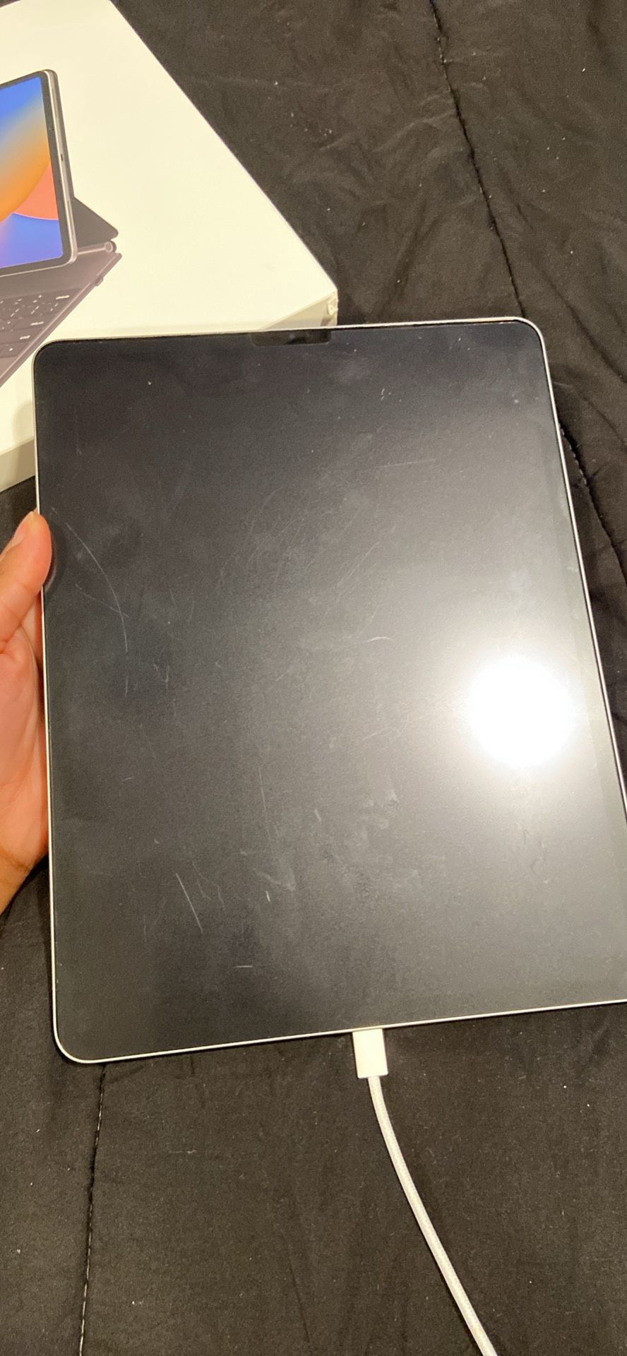iPad Pro 12.9” M2 (6th Gen) + Apple Pencil + Keyboard – Excellent Condition