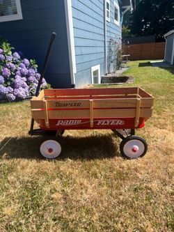 Radio flyer wood vagon