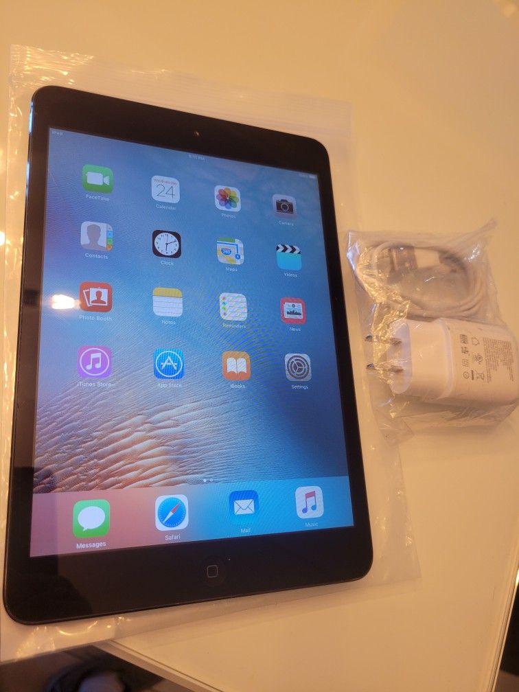 Apple iPad MINI 1st Gen 7.9" 16GB WiFi- Gray
