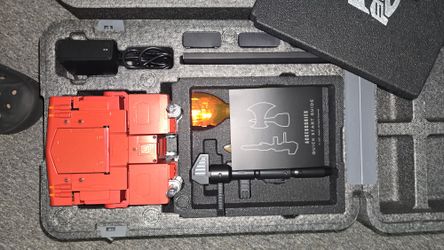 Robosen Optimus Prime Flagship