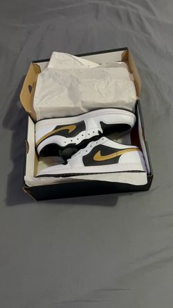 Air Jordan 1 Low White Black Metallic Gold 553558-172 Size 10.5 NEW