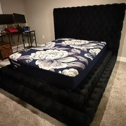 Queen Bed Frame With Mattress 