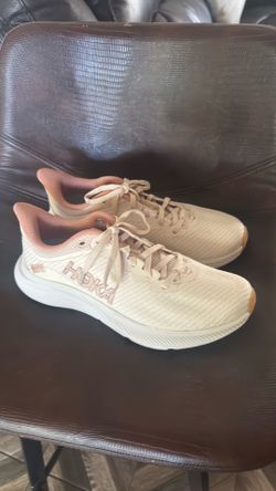Hoka women shoes