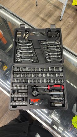 (BRAND NEW) hyper tough tool box