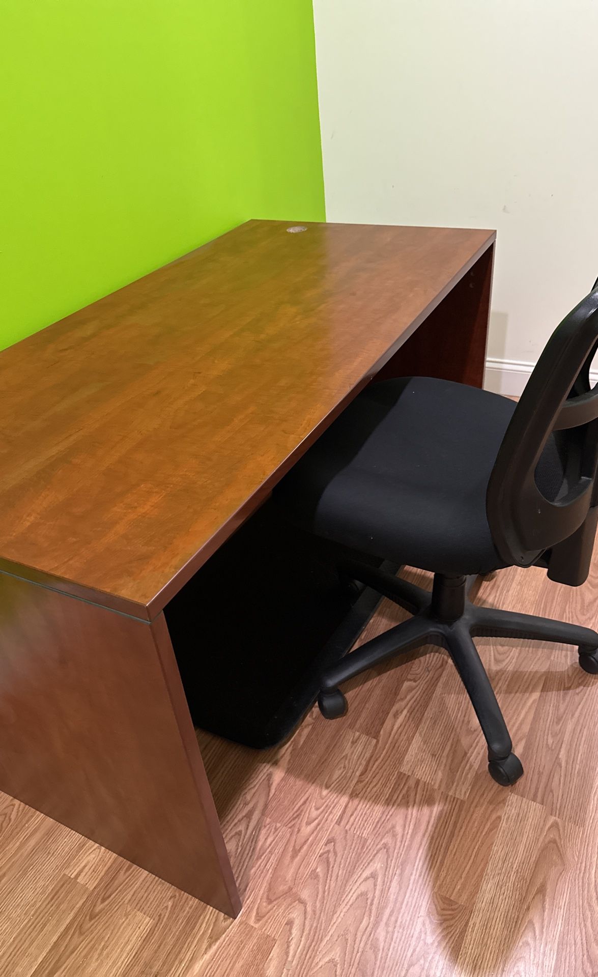 Free Desk & Chair
