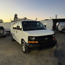 2013 Chevrolet Express G2500 Cargo Van 