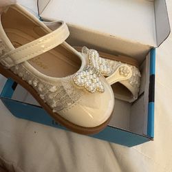 Brand New Lace/Bow Babygirl Shoes