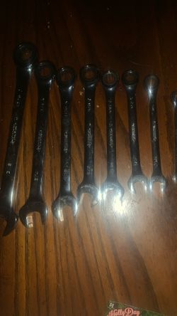 Husky Ratcheting Wrenches 