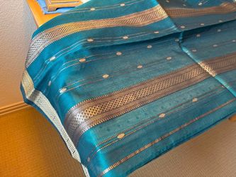 Blue with Gold Border Maheshwari Cotton Saree NO BLOUSE. PICKUP ONLY.