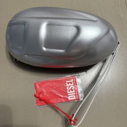 DIESEL CLUTCH BAG
