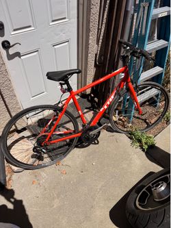 Trek FX series hybrid/fitness bike
