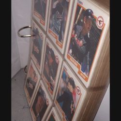 COLLECTION Of BASEBALL CARDS