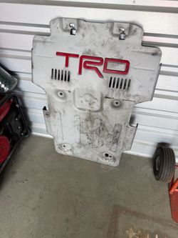 Used third GEN skid plate tundra