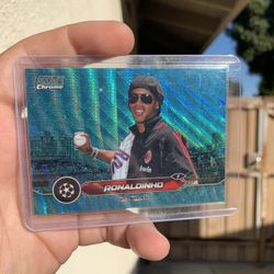 2023 Topps Stadium Club Chrome 90 Ronaldinho Aqua Wave /250 Refractor