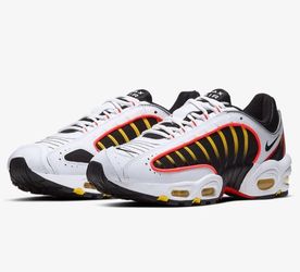 ✅Nike Air Max Tailwind IV AQ2567 109 Bright Crimson Men's Running Shoes  Size 8
Like New Condition 